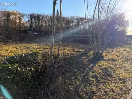 terrain à bâtir de 600 m² à chazay-d'azergues (69)