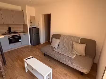 la ciotat – studio 20 m² + balcon  parking et cave – 5 min plage