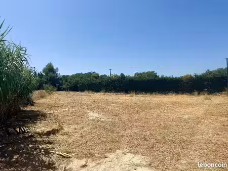terrain à bâtir de 600 m² à berre-l'etang (13)