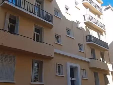 appartement t4 lumineux de 65m² avec balcons et cave