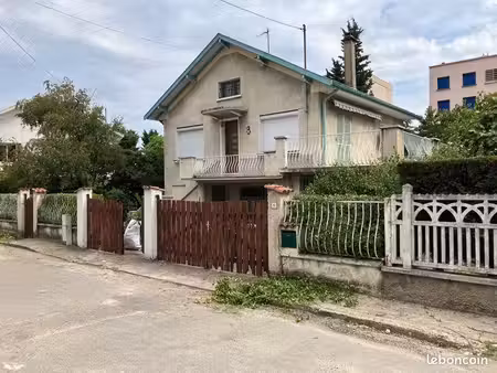 maison de 135 m2 au fond d une impasse plein sud