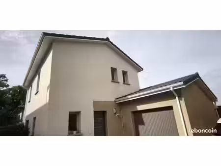 maison 88m² avec garage et jardin sur les hauteurs de saint-bonnet-de-mure  à deux pas des