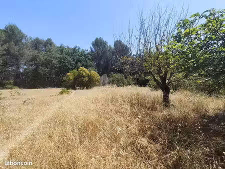 terrain à bâtir de 2000 m² à eguilles (13)