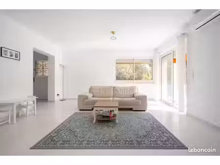 villa 6 pièces 207 m²