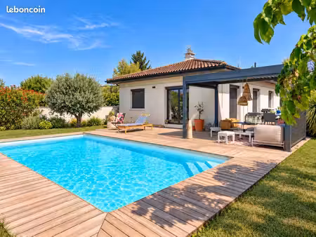 maison de plain-pied avec piscine – cailloux-sur-fontaines