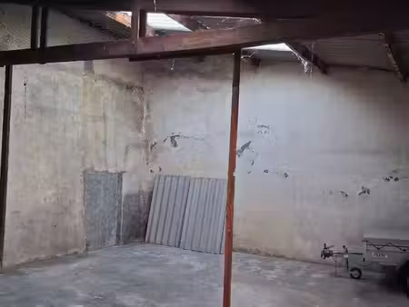 local pour stockage