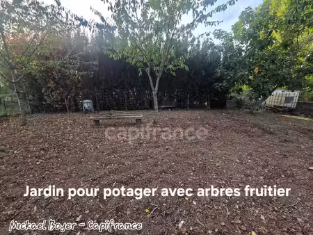 maison familiale 6 chambres avec terrain clos et piscinable