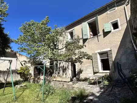 maison à rénover avec jardin plein sud et dépendances  à 5 minutes à pied de la vieille vi