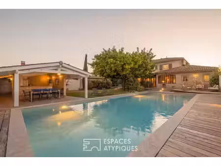 maison de caractère avec piscine et verrière
