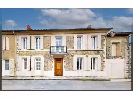 maison de ville en pierre avec jardin et garage - possibilité de créer un appartement à vi