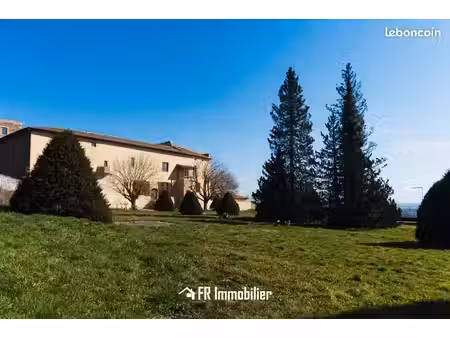 t4 entièrement rénové ds un château  ideal colocaton