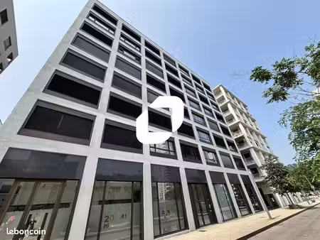 bureaux 115 m²