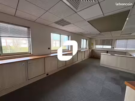 bureaux 177 m²