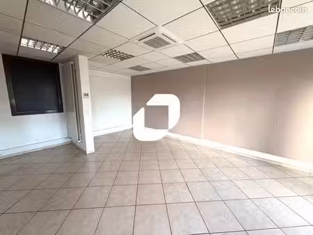 bureau 213 m²
