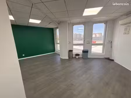 bureaux 148 m²