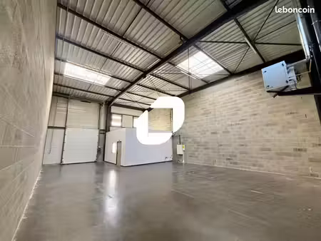 local d'activité 203 m²