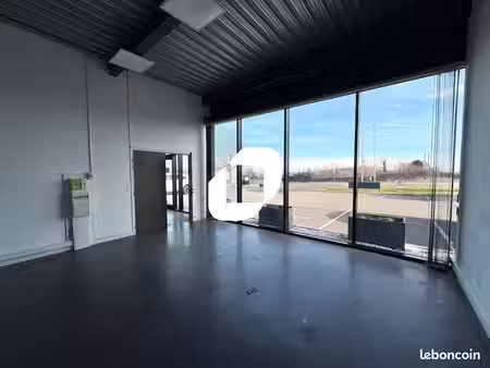 bureaux 84 m²
