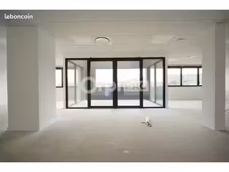 bureau 260 m²