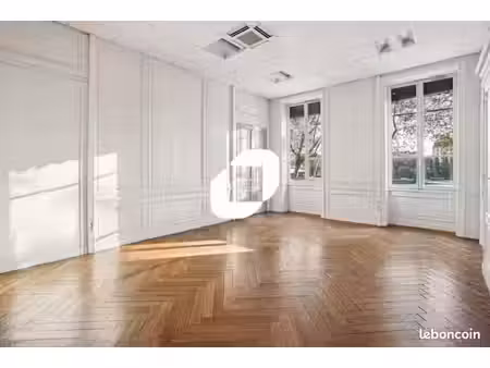 bureau 178 m²