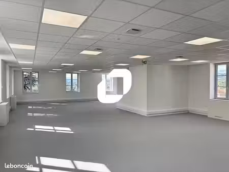 bureau 221 m²