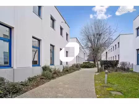 bureau 2 326 m²