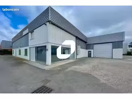local industriel 1 373 m²
