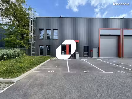 local d'activité 387 m²