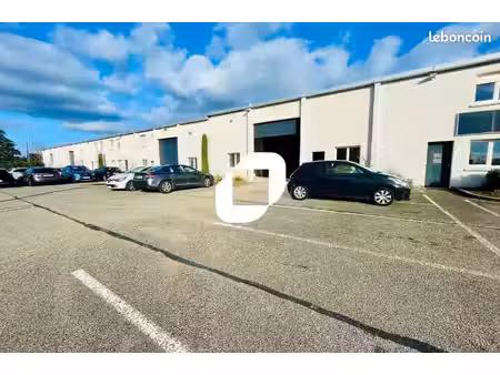local d'activité 1 222 m²