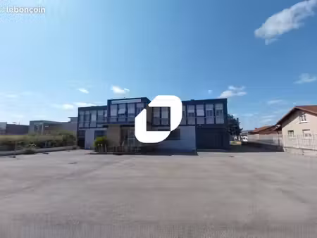 local d'activité 2 275 m²