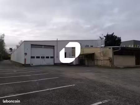 local d'activité 3 200 m²