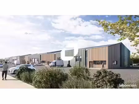 local d'activité 9 367 m²
