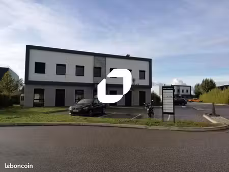 local d'activité 1 119 m²