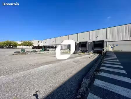 local d'activité 16 680 m²