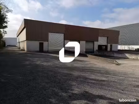 local d'activité 1 180 m²