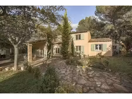 maison de luxe à vendre dans le quartier plateau de puyricard-la trévaresse