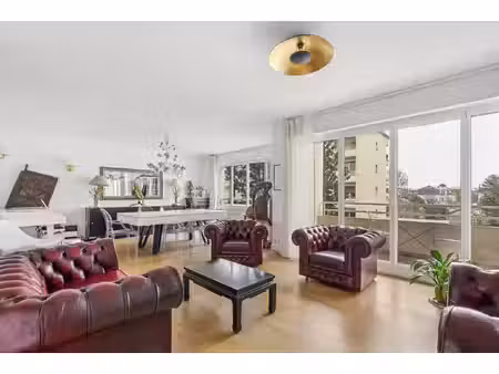 bas de chatou à 3 mn du rer appartement 5 pièces de 123.55 m² avec 3 chambres  balcon  asc