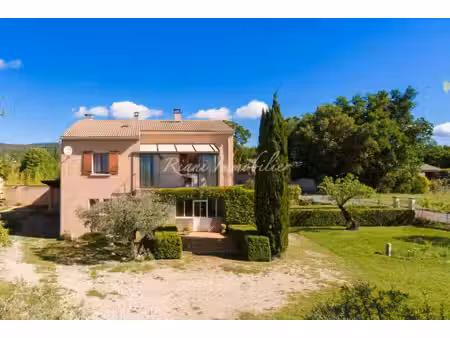 a vendre  luberon  cabrières d'avignon  environnement recherché  maison avec terrain pisci