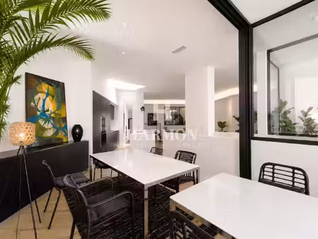 villa de luxe à vendre dans le quartier ville d'ete