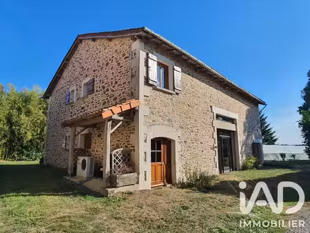 maison de campagne à le lindois (16310)