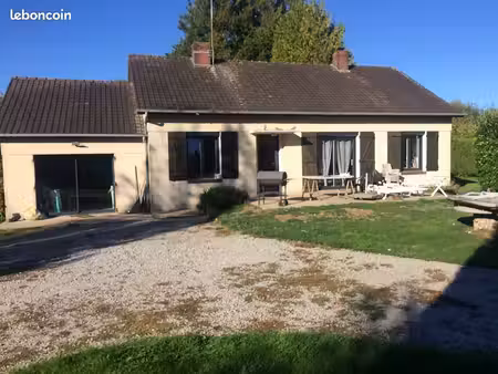 location maison individuelle avec terrain clos et bâtiment en annexe