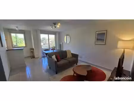 t2 meublé 41m² – balcon – parking – piscine – sans vis-à-vis – lalande - entierement refai