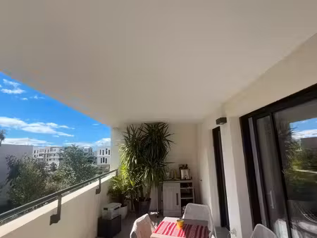 très beau t4 73m2 climatisé avec terrasse couverte de 16m2