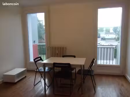très bel appartement de 2 / 3 pièces 58 m2  meublé  très calme  à laval
