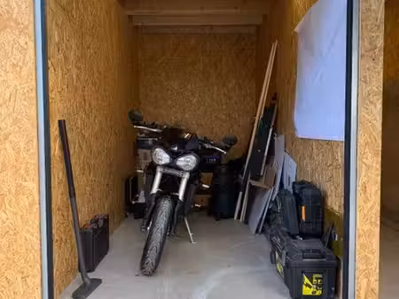 a louer box de stockage de 6 m² (idéal moto ou autre) - immédiatement disponible