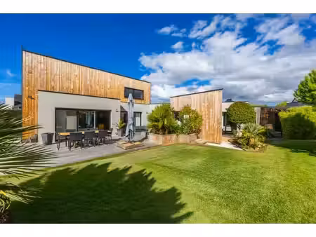 maison contemporaine de 150 m2 une vie presque entièrement