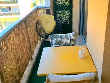 rare – élégant t1 de 25 m² avec terrasse & espace nuit indépendant