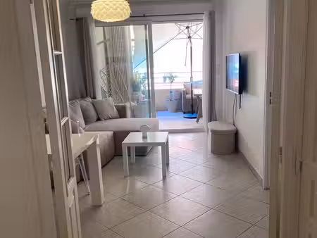 palm beach 37m2 tb état meublé terrasse de 10m2