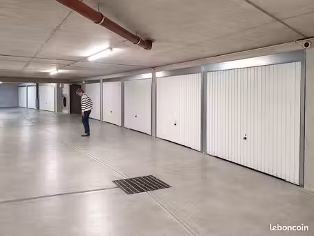 loue garage/box sécurisé à cannes