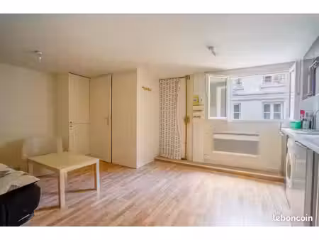 studio 1 pièce 19 m²