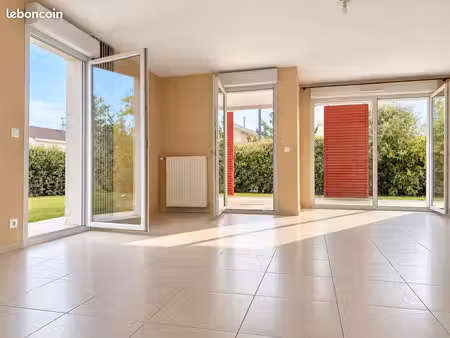 t4 plain-pied 89 m²  jardin 197 m²  2 box